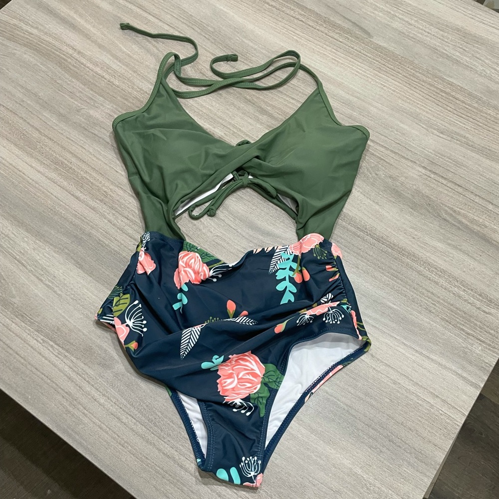 beachsissi One Piece Bathing Suit! (S) Brand New!